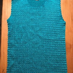 Size Large Turquoise blue sleeveless stretchy top